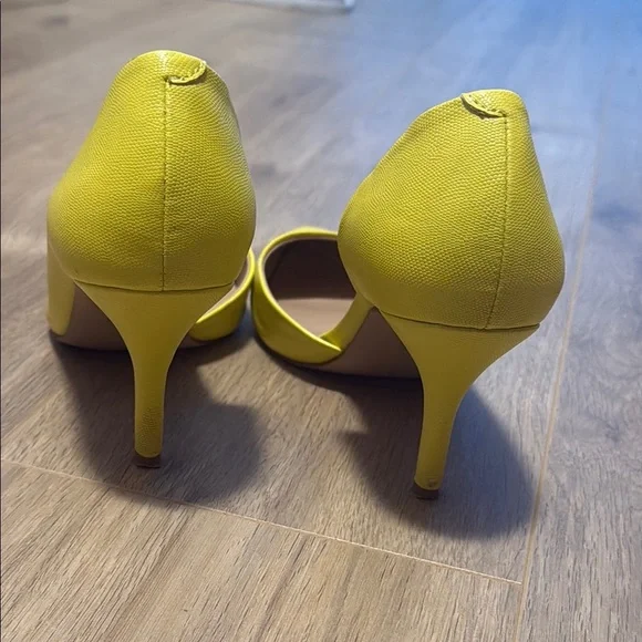 Aldo Yellow Pumps - Picture 4 of 6
